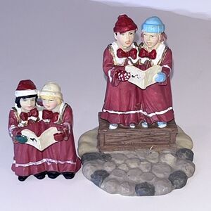 Set of 2 Christmas Village‎ Ceramic Figurines Carolers